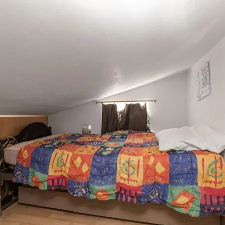 Studio For 4 With Mezzanine Apartment *