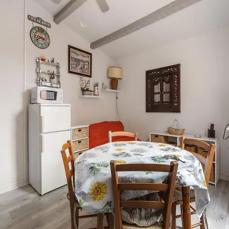 Studio For 4 With Mezzanine Apartment *